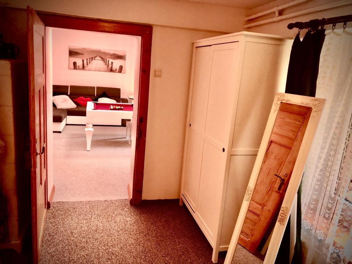 Jodla I Modrzew Apartment เยเลเนียกูรา ภายนอก รูปภาพ